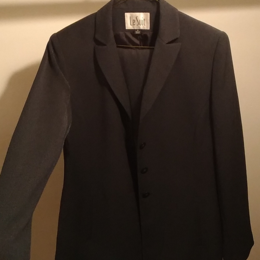 LE SUIT grey pantsuit pant suit size 8 four-button